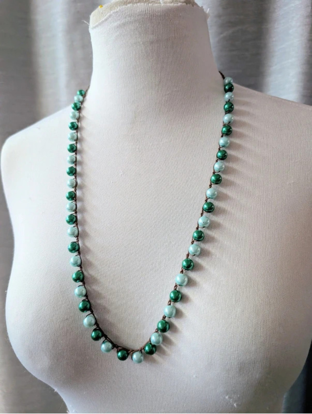 Green two tone Pearl Knotted Necklace